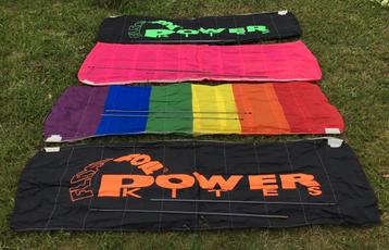 Vier Flexifoil Stacker 6 ft powerkites beschikbaar voor biedingen
