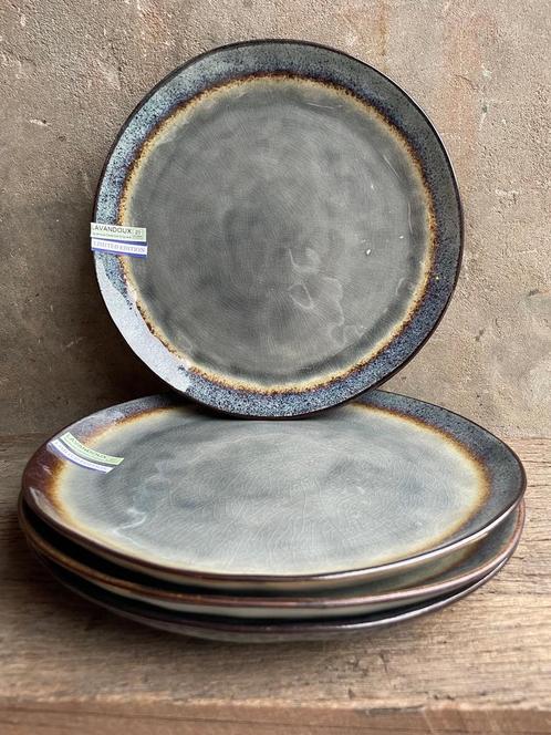 Bord lavandoux, Huis en Inrichting, Keuken | Servies, Nieuw, Bord(en), Overige stijlen, Aardewerk, Ophalen of Verzenden