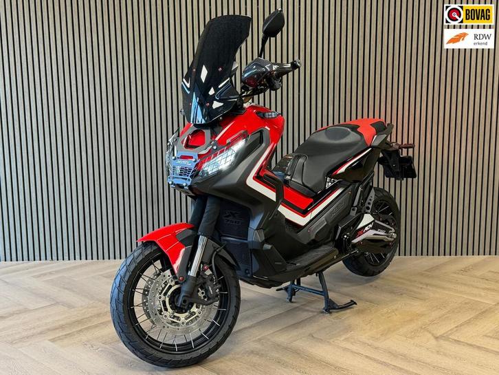 Honda Scooter NC 750 X-ADV AUT. AKRAPOVIC KEYLESS-GO XENON, Motoren, Motoren | Honda, Bedrijf, Scooter, meer dan 35 kW, ABS, LED Verlichting