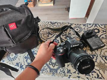 Nikon D5300 Spiegelreflexcamera met Tas en Acculader beschikbaar voor biedingen