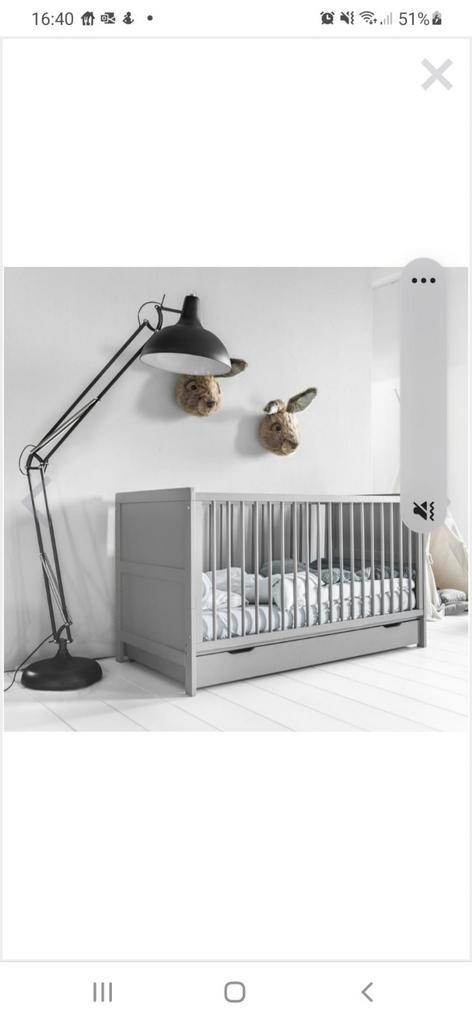 Mooi grijze ledikant, Kinderen en Baby's, Babywiegjes en Ledikanten, Zo goed als nieuw, Ledikant, Ophalen of Verzenden