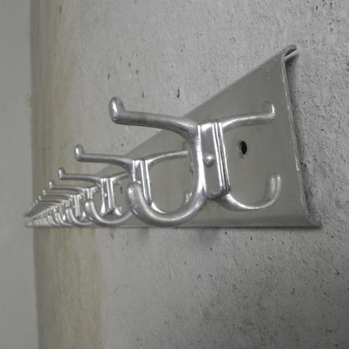 225 cm lange aluminium wandkapstok met 16 dubbele haken, jar, Huis en Inrichting, Woonaccessoires | Kapstokken, Gebruikt, Wandkapstok