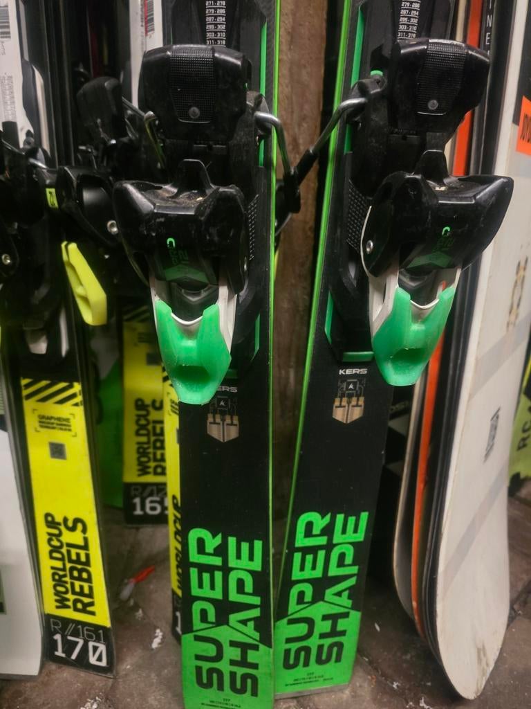 177cm HEAD SUPERSHAPE I.MAGNUM KLEINE BOCHTEN, Sport en Fitness, Skiën en Langlaufen, 160 tot 180 cm, Ophalen of Verzenden, Zo goed als nieuw