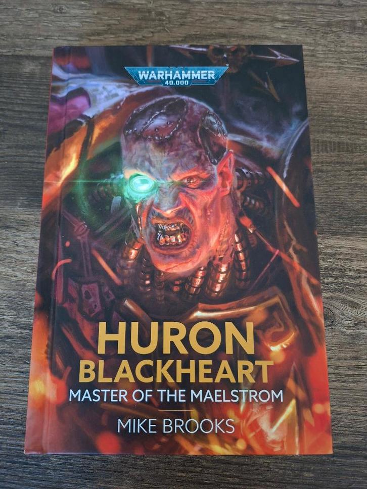 boek: Warhammer 40.000- Huron Blackheart By Mike Brooks, Boeken, Fantasy, Zo goed als nieuw, Ophalen of Verzenden