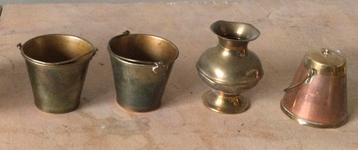 Kleine koperen potjes/vaasje  beschikbaar voor biedingen