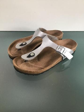 GRATIS VERZENDEN | BIRKENSTOCK Gizeh zilveren slippers 38 beschikbaar voor biedingen