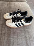 Adidas samba beige/creme met zwart, Adidas, Beige, Ophalen of Verzenden, Sneakers of Gympen