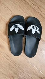 Adidas slippers maat 40,5, Ophalen of Verzenden, Zo goed als nieuw, Zwart