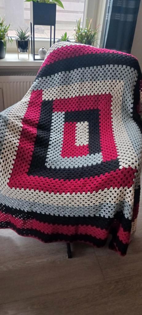 Handgehaakte Plaid/Deken - Scheepjes Colour Crafter, Huis en Inrichting, Stoffering | Tapijten en Kleden, Nieuw, 100 tot 150 cm