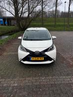Toyota Aygo 1.0 12V Vvt-i Ddrs 2015 Wit, Auto's, Toyota, Voorwielaandrijving, 4 stoelen, Wit, Origineel Nederlands