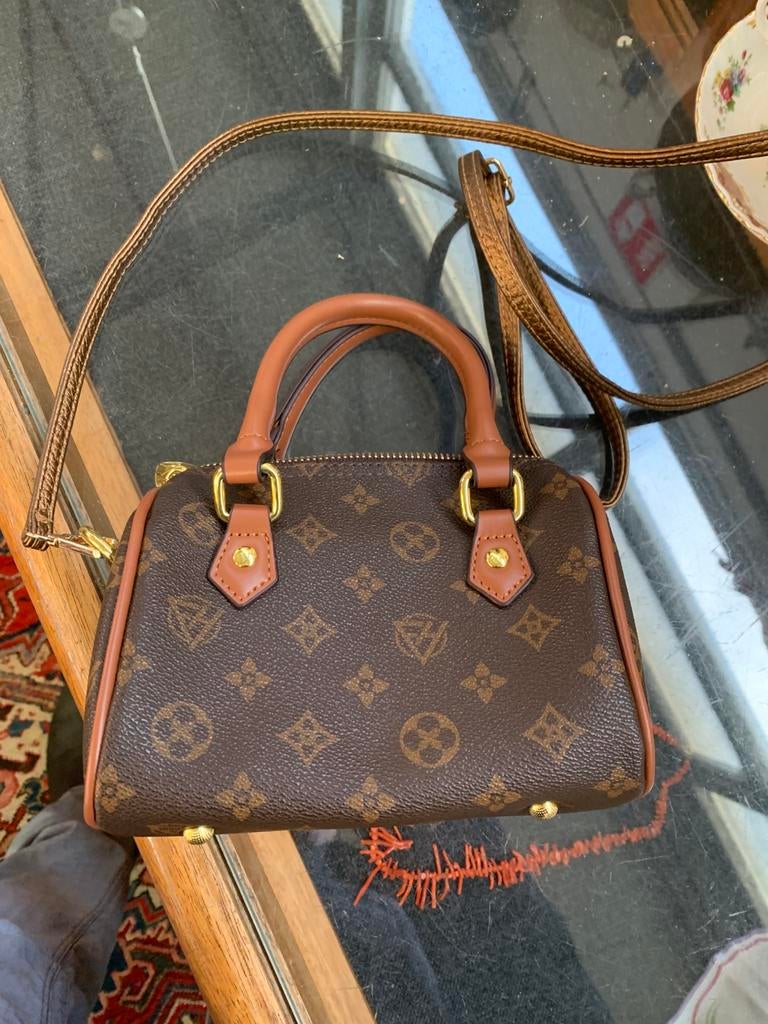 Tas mooie Louis Vuitton stijl dames handtas, Sieraden, Tassen en Uiterlijk, Ophalen of Verzenden, Zo goed als nieuw, Bruin, Handtas
