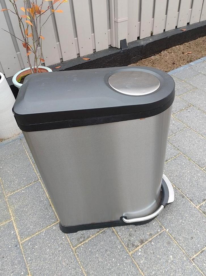 Prullenbak voor 2 soorten afval, Huis en Inrichting, Woonaccessoires | Prullenbakken, Gebruikt, Rvs, 50 tot 75 cm, 30 tot 40 liter