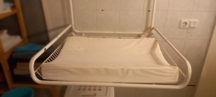 Uitklapbare commode, Kinderen en Baby's, Kinderkamer | Commodes en Kasten, Gebruikt, Commode, 105 cm of meer, 70 cm of meer, Voetruimte