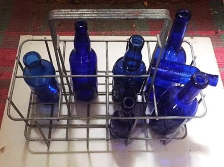 Fles blauw Gulpen Bier medicijnfles retro winkelmandje ijzer, Antiek en Kunst, Antiek | Glas en Kristal, Ophalen of Verzenden
