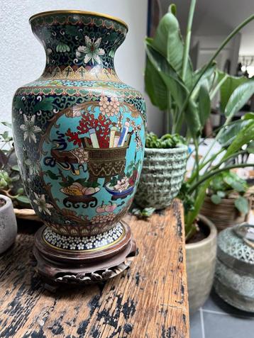 Antieke chinese Cloisonné Vaas chinees handwerk  beschikbaar voor biedingen