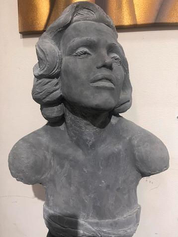 Vrouwenbuste Beeld - Marilyn Monroe Stijl - Grijs Steenachti beschikbaar voor biedingen