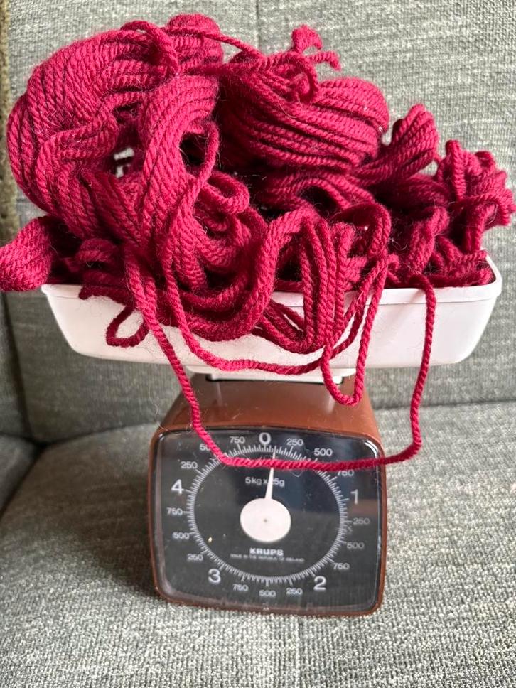 Wol, smyrna, soedan, breien, haken, voornamelijk rood, Hobby en Vrije tijd, Breien en Haken, Zo goed als nieuw, Haken, Patroon of Boek