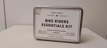 MEN'S SOCIETY BIKE RIDERS

ESSENTIALS KIT beschikbaar voor biedingen