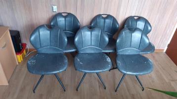 GRATIS ophalen: 6 grijze eettafel stoelen OPKNAPPER!! beschikbaar voor biedingen