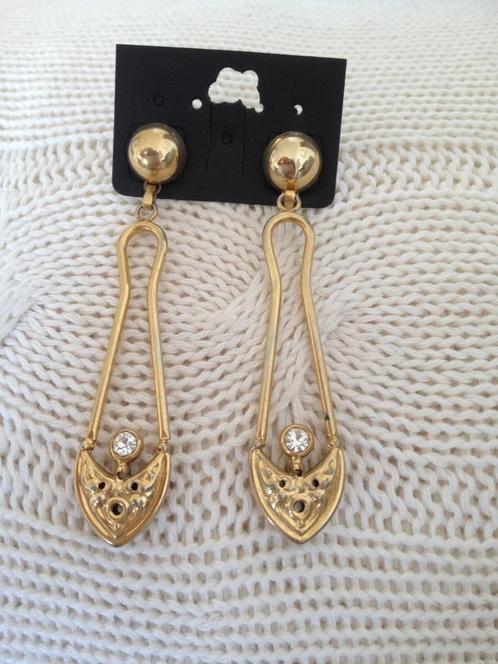 24 verschillende paar oorbellen nickelvrij, Sieraden, Tassen en Uiterlijk, Oorbellen, Nieuw, Hangers, Overige materialen, Met strass