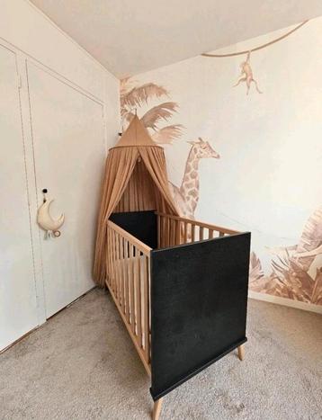 Babykamer ledikant, commode beschikbaar voor biedingen