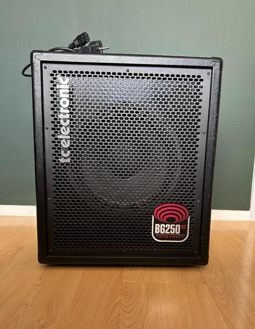 TC Electronic BG250-112 basversterker, Muziek en Instrumenten, Versterkers | Bas en Gitaar, Gebruikt, Basgitaar, 100 watt of meer