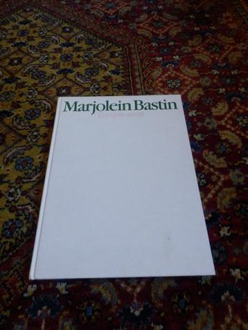 Een kleine wereld Auteur: Marjolein Bastin. beschikbaar voor biedingen