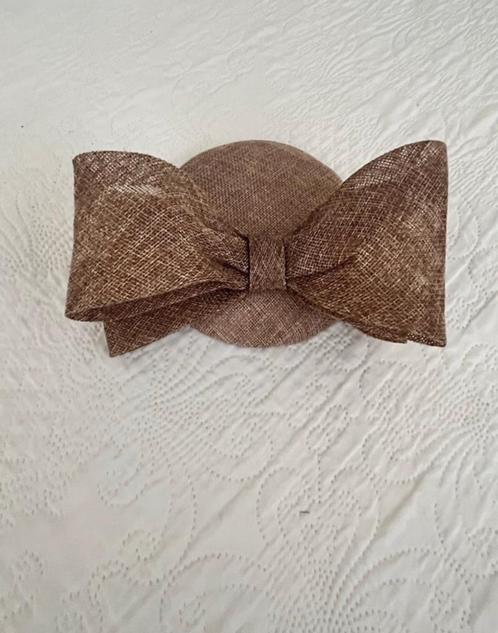 Taupe dopje,lichtbruine fascinator,camel hoed,dames/ meisje, Kleding | Dames, Hoeden en Petten, Nieuw, Hoed, One size fits all