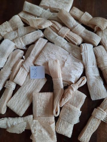 Lot B, Frans Antiek kant 22,50€ beschikbaar voor biedingen