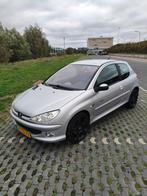 Peugeot 206 (APK t/m 18-6-26), Auto's, Voorwielaandrijving, 1360 cc, 4 cilinders, Origineel Nederlands