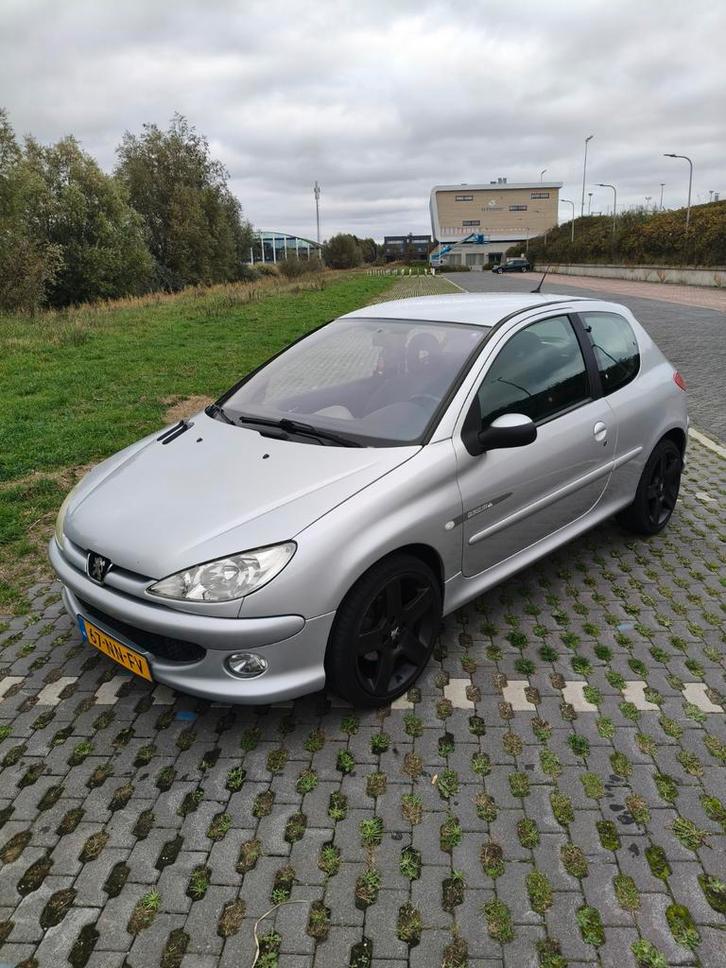 Peugeot 206 (APK t/m 18-6-26), Auto's, Peugeot, Particulier, Benzine, C, Hatchback, Handgeschakeld, Origineel Nederlands, Zilver of Grijs
