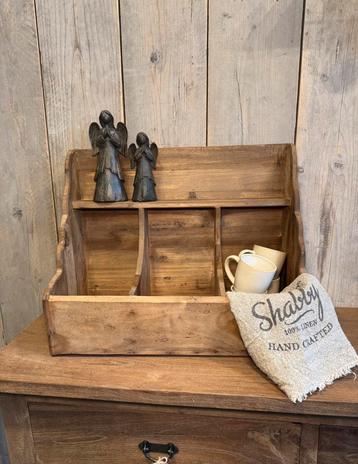 Ruime houten gruttersbak beschikbaar voor biedingen