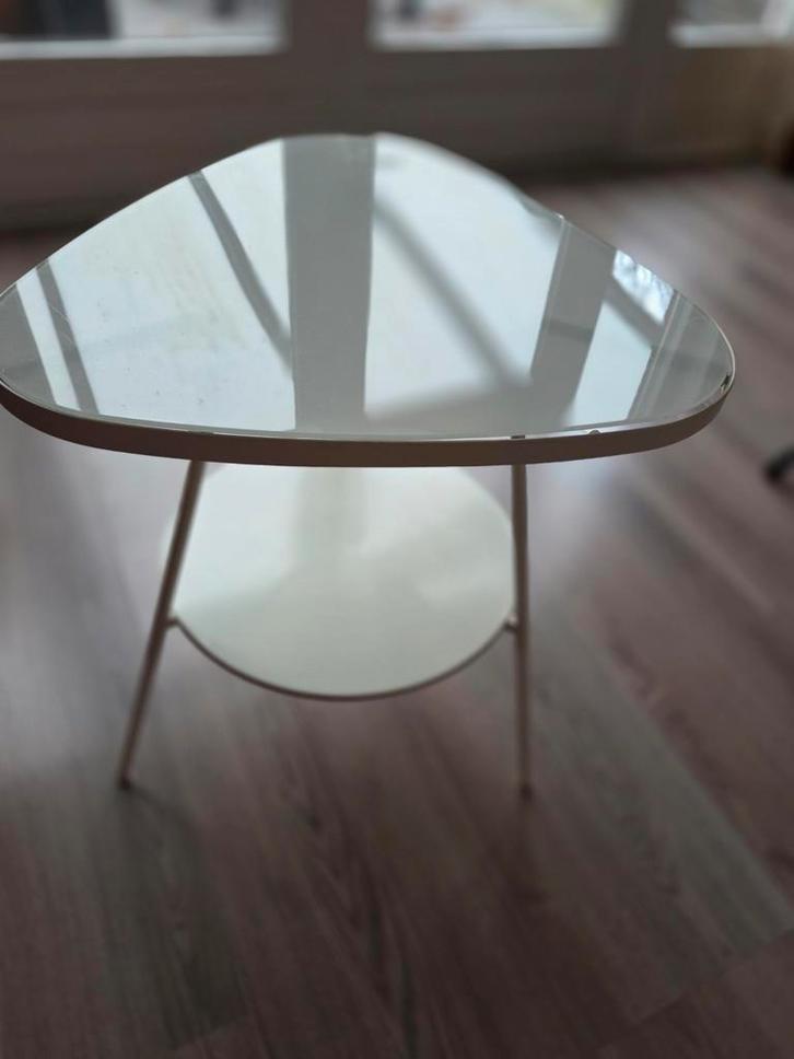 Ikea bijzettafel/ nachtkastje, Huis en Inrichting, Tafels | Bijzettafels, Zo goed als nieuw, Overige vormen, 45 tot 60 cm, Minder dan 55 cm