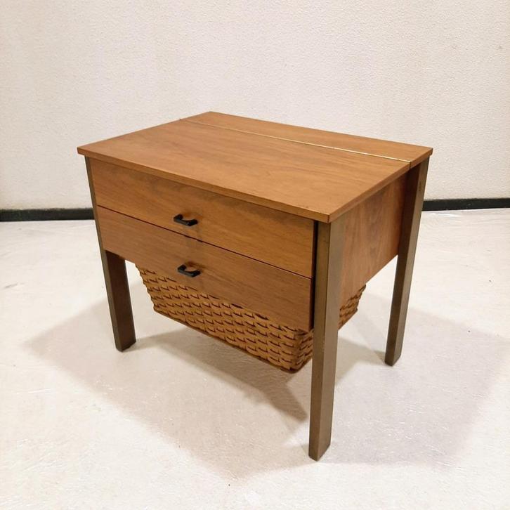 Vintage Sewing cabinet or night stand by horn collection,, Huis en Inrichting, Slaapkamer | Nachtkastjes, Gebruikt, Minder dan 55 cm