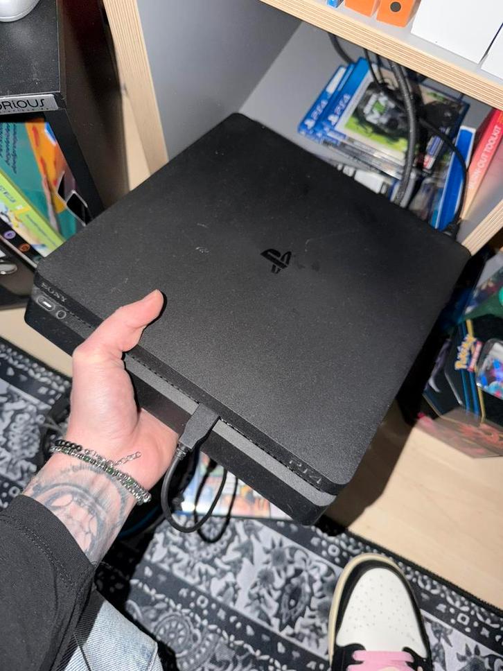 Playstation 4 te koop (leuk sinterklaas cadeau!), Spelcomputers en Games, Spelcomputers | Sony PlayStation 4, Gebruikt, Slim, 500 GB