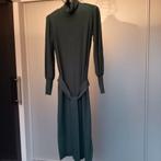 Nieuwe groen gebreide jurk.maat S..Prijs 19.50, Kleding | Dames, Jurken, Nieuw, Groen, Ophalen of Verzenden, Onder de knie