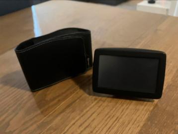 Tomtom navigatie west Europa met stevige opbergtas  beschikbaar voor biedingen