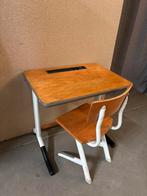 Vintage industrieel schooltafeltje met stoel / kinderbureau, Ophalen, Studio Larilo, Studiolarilo@gmail.com, Zo goed als nieuw