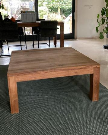 Salontafel teak 100 x 100 x 45 cm beschikbaar voor biedingen