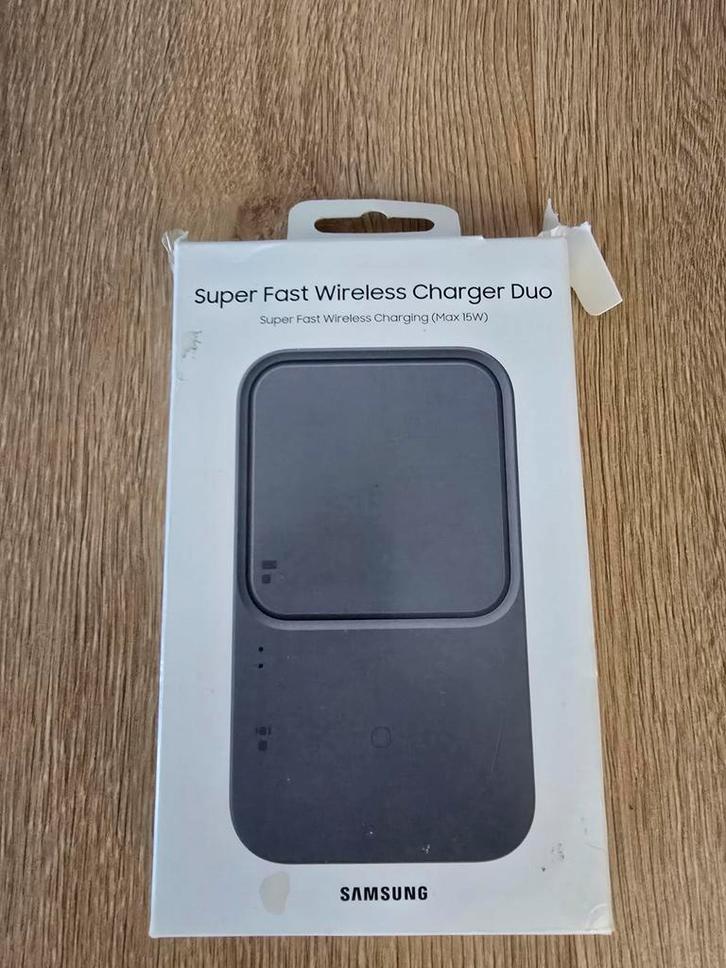 Samsung Draadloze Oplader Duo - Zo Goed Als Nieuw, Telecommunicatie, Mobiele telefoons | Telefoon-opladers, Zo goed als nieuw