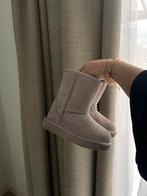 Ugg Laarsjes Meisje Roze Lila Glitter - Maat 23,5, Kinderen en Baby's, Ophalen of Verzenden, Zo goed als nieuw, Meisje, Laarsjes