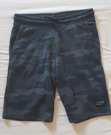C&A sweat short maat 158 beschikbaar voor biedingen