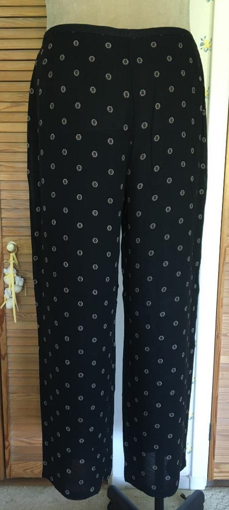 Zwart met crème patroon loszittend broek maat 46/48, Kleding | Dames, Broeken en Pantalons, Zo goed als nieuw, Maat 46/48 (XL) of groter