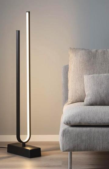 IKEA LED Vloerlamp met Afstandsbediening – Zwart beschikbaar voor biedingen