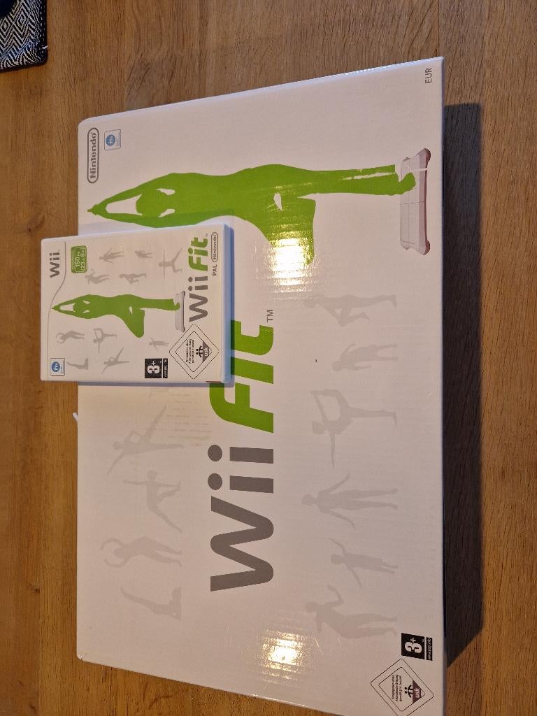 Wii Fit Balanceboard met spel, 1 speler, Ophalen of Verzenden, Zo goed als nieuw, Vanaf 3 jaar