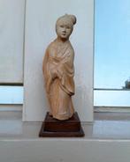 Quan Yin Kwan Yin chinees houten beeldje (12 cm ), Ophalen of Verzenden