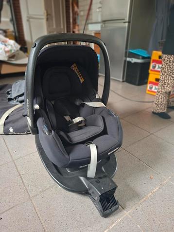 Maxi-Cosi Tinca + Isofix - Zwart - Netjes! beschikbaar voor biedingen