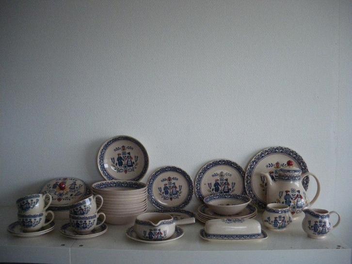 Johnson Brothers Hearts & Flowers servies, Huis en Inrichting, Keuken | Servies, Zo goed als nieuw, Bord(en), Wedgwood, Aardewerk