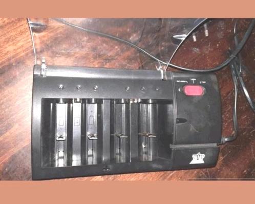 Universele Topcraft oplader MD10359, Audio, Tv en Foto, Opladers, Zo goed als nieuw, Verzenden