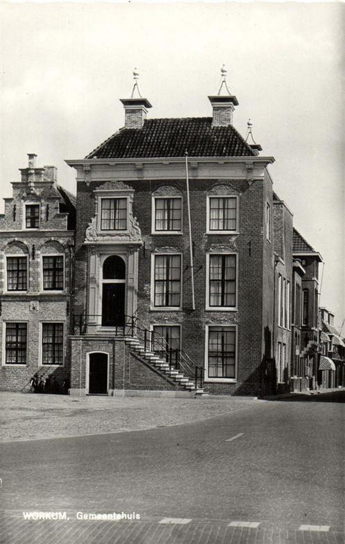 Workum, Gemeentehuis - fietsen - ongelopen, Verzamelen, Ansichtkaarten | Nederland, Ongelopen, Utrecht, 1920 tot 1940, Ophalen of Verzenden
